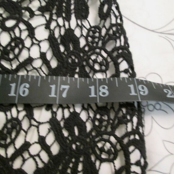 Vince Camuto Lace Overlay Sheath Dress-Black/White-10P-EUC - Picture 10 of 13